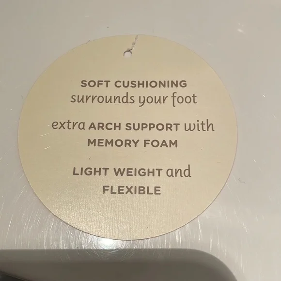 MARC FISHER BRAND NEW BLACK LEATHER PLATFORM HEELS - Picture 13 of 13